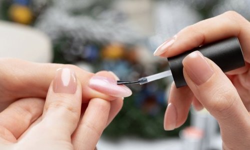 Fiabila adds a touch of color to its sunscreen for nails