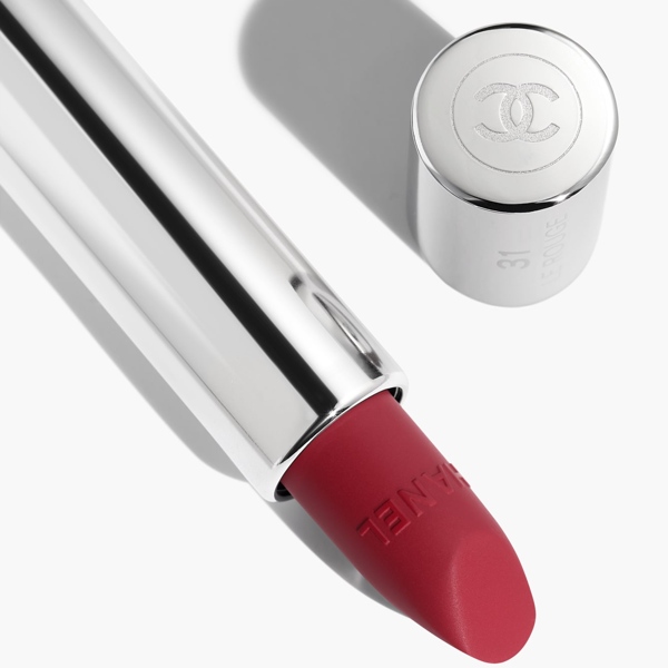 Chanel Unwraps 'Le Rouge' Holiday Pop Up – WindowsWear
