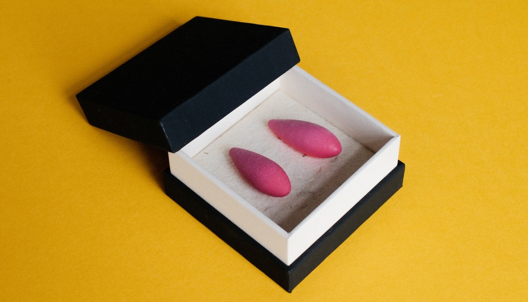 Woola designs upcycled, wool-based box inserts to replace plastic