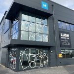 La marque de cosmétiques britannique Lush a ouvert les portes de son nouveau Green Hub dans le cadre de ses efforts visant à étendre la cirucularité de ses emballages (Photo : Lush)