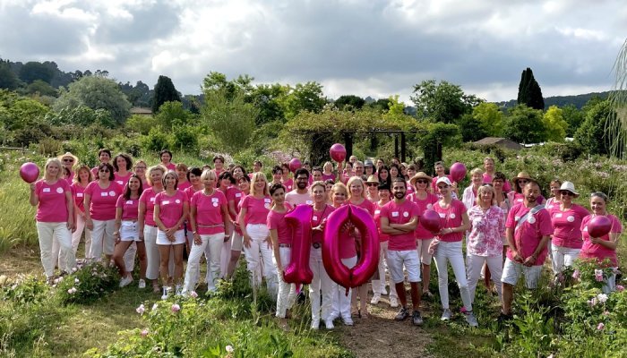 Grasse : 11e édition de la collecte de dons « Une Rose, Une Caresse »