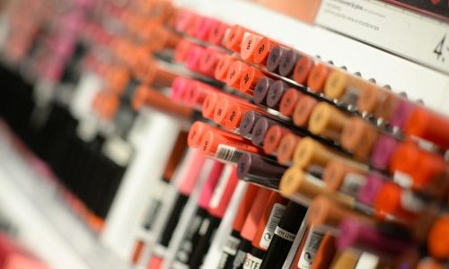 En croissance, le retail beauté poursuit sa transformation au Royaume-Uni