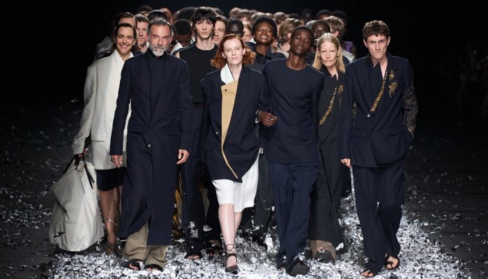 Dries Van Noten fait ses adieux aux podiums et au monde de la mode