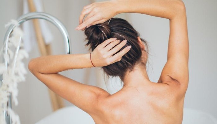 Du shampoing au déo : Pourquoi la cosmétique solide séduit les consommateurs ?