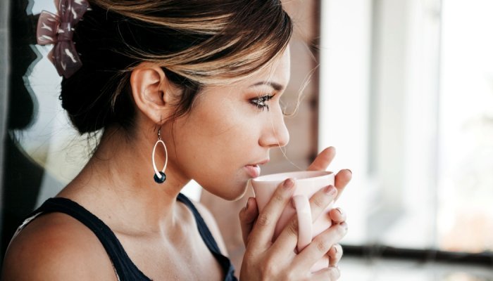 ‘Latte' et ‘espresso makeup' : les couleurs chaudes et gourmandes de l'été