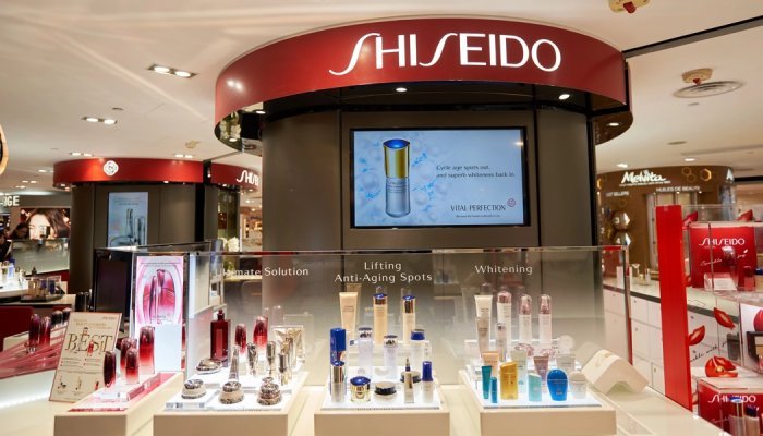 Shiseido renoue avec les bénéfices au premier semestre malgré la Chine