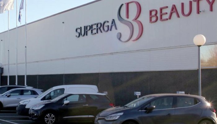 Superga poursuit ses investissements productifs avec l'achat de Cosmeurop