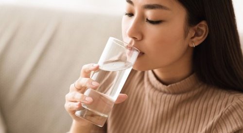 En Chine, la ruée sur l'eau minérale, reflet d'un nouveau rapport à la beauté ?