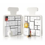 Chanel's 2021 Advent calendar pays tribute to the N°5 fragrance, which celebrates its 100th anniversary