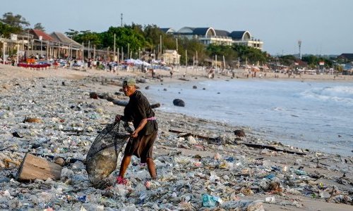 Plastic pollution treaty: What is at stake in the Busan talks?