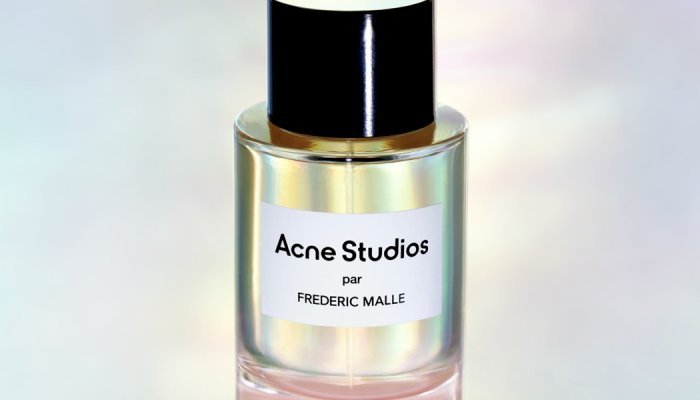 La marque de mode Acne Studio lance son premier parfum avec Frédéric Malle