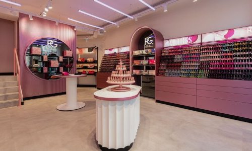 La marque néerlandaise de vernis à ongles Pink Gellac s'installe rue de Rivoli
