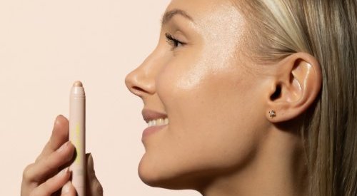 Schwan Cosmetics combine maquillage et soin avec le nouveau Glowy Blur Stick